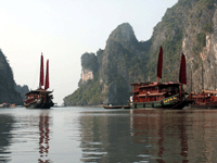 Halong,croisiere a Halong, jonques a Halong, 